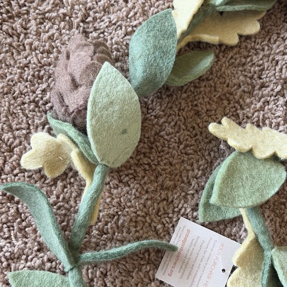 Global Goods Partners Fair Trade Felt Greenery Leaves Pinecone Holiday Garland